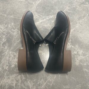 American Eagle Womens Black Side Zipper Shoe Size 8.5